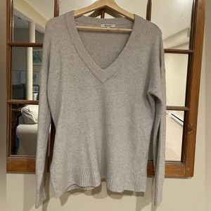 Madewell Grey sweater size small. Slightly worn